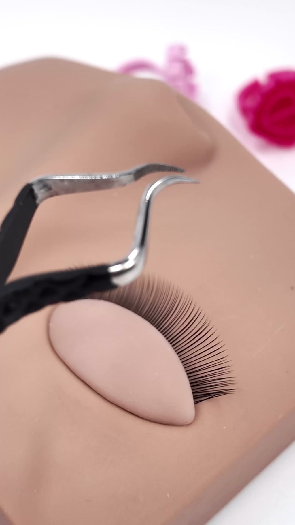 The Elizabeth Tweezer (Isolation Tweezer)