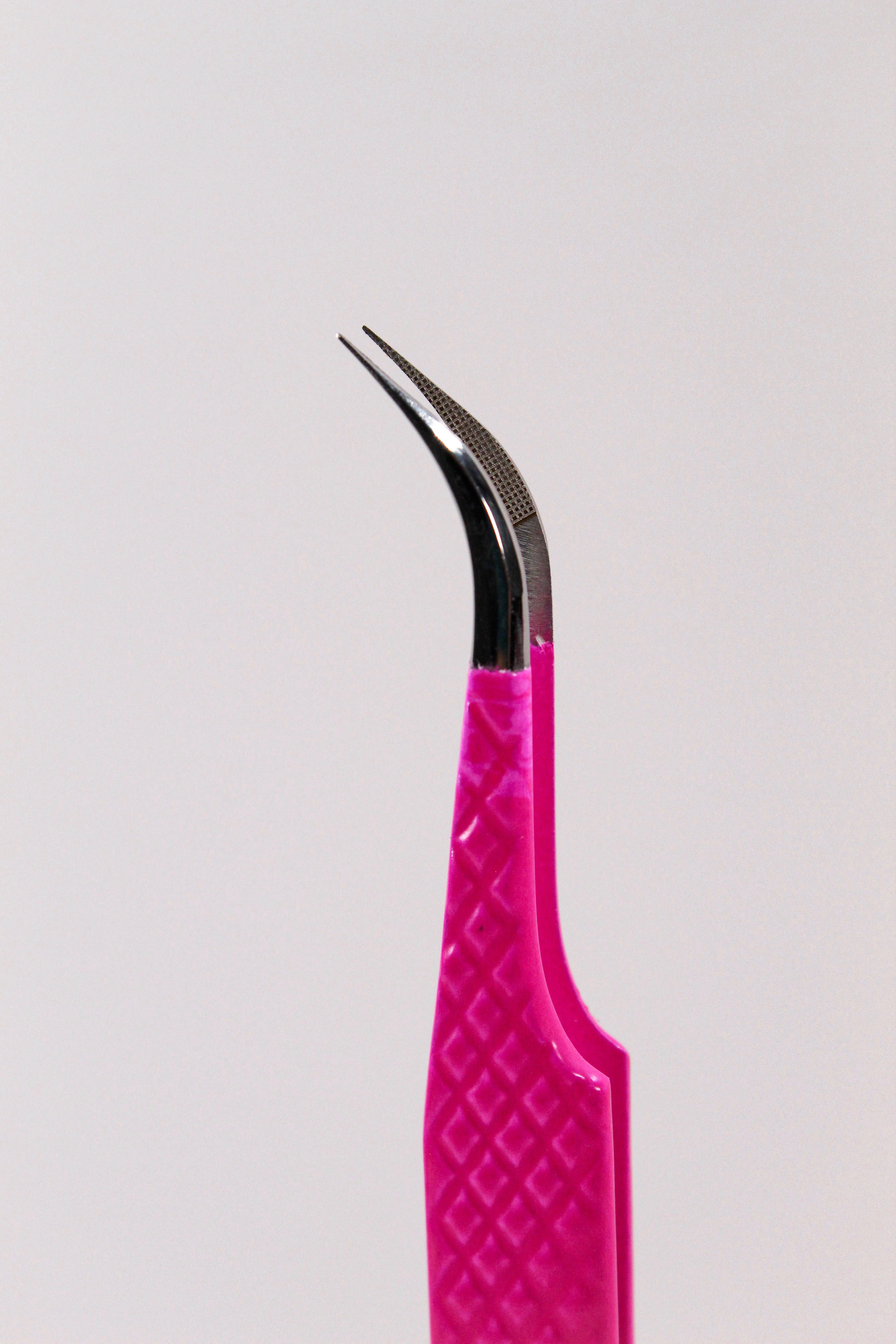 The Deanna Tweezer (Volume & Isolation Tweezer)